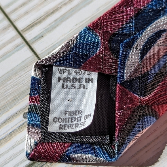 Oscar de la Renta Vintage Geometric Pattern Print Necktie in Retro Red and Blue - Picture 6 of 8